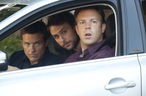 Jason Bateman, Charlie Day and Jason Sudekis find murder isn't as easy as it sounds.